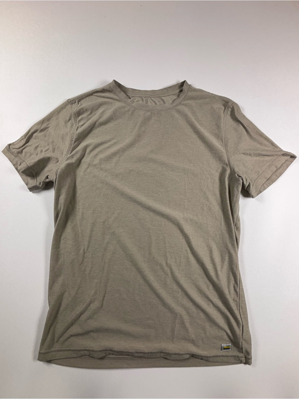 Vuori Short Sleeve Crew Tee in Light Taupe